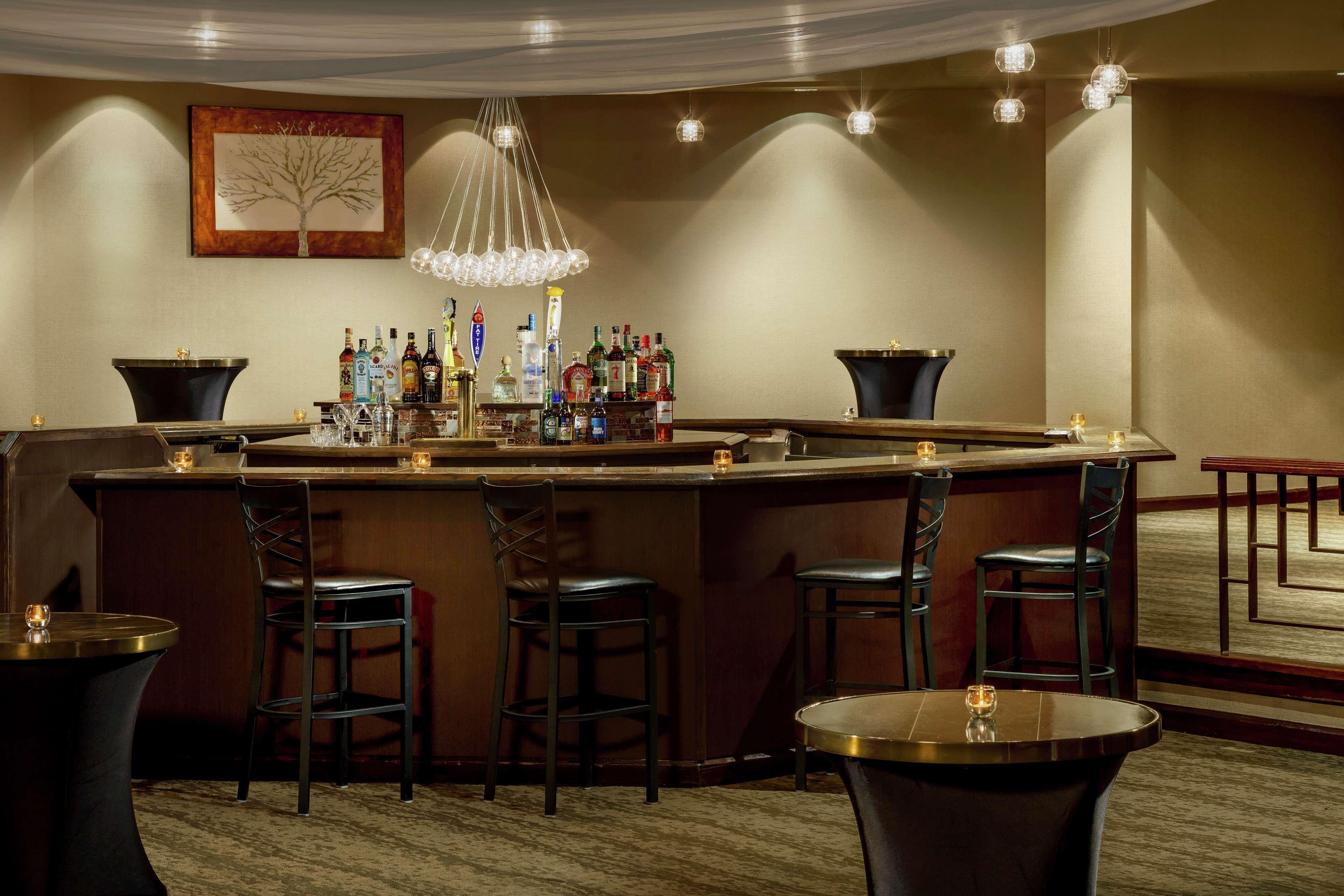 Hotel Doubletree By Hilton Colorado Springs Extérieur photo
