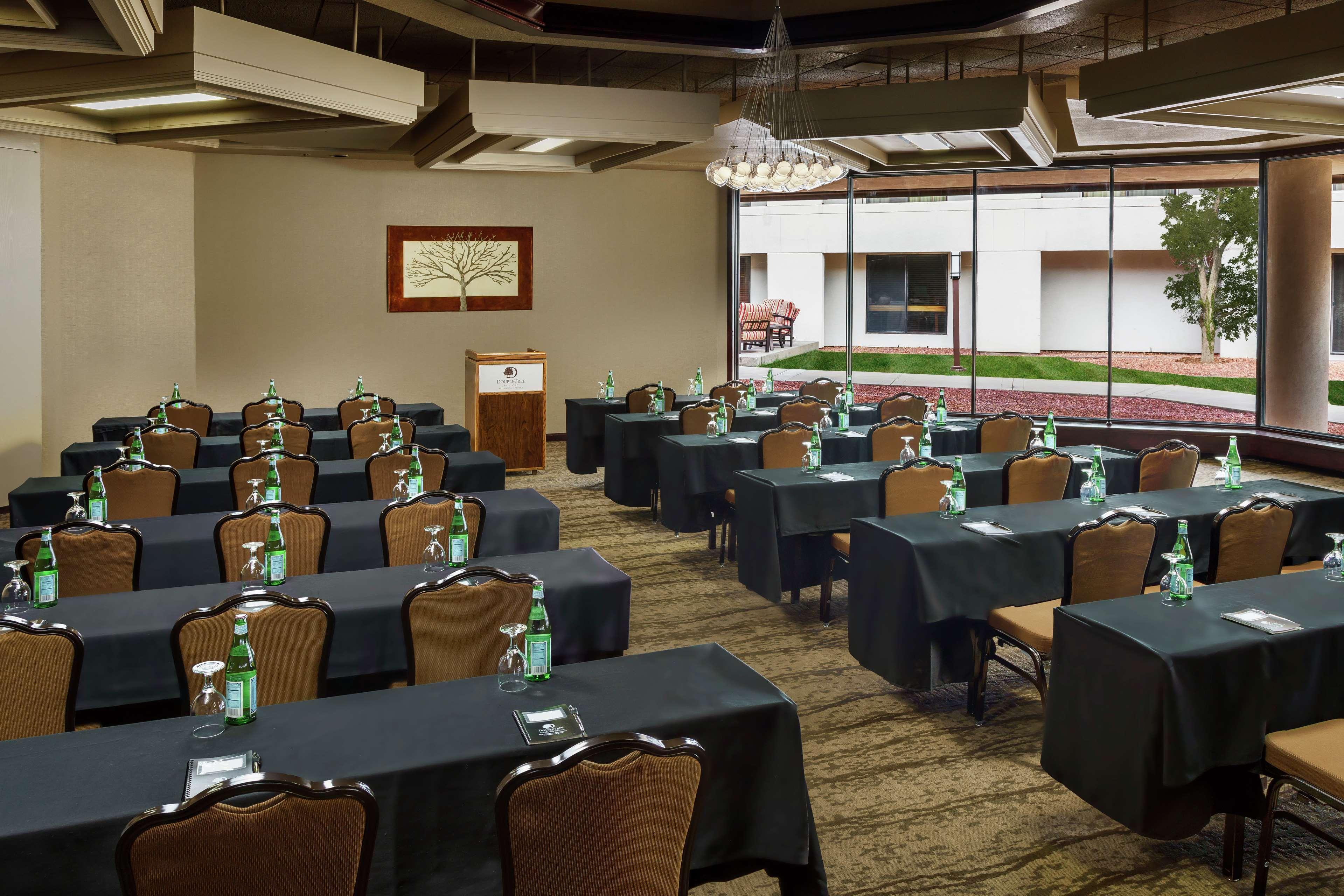 Hotel Doubletree By Hilton Colorado Springs Extérieur photo