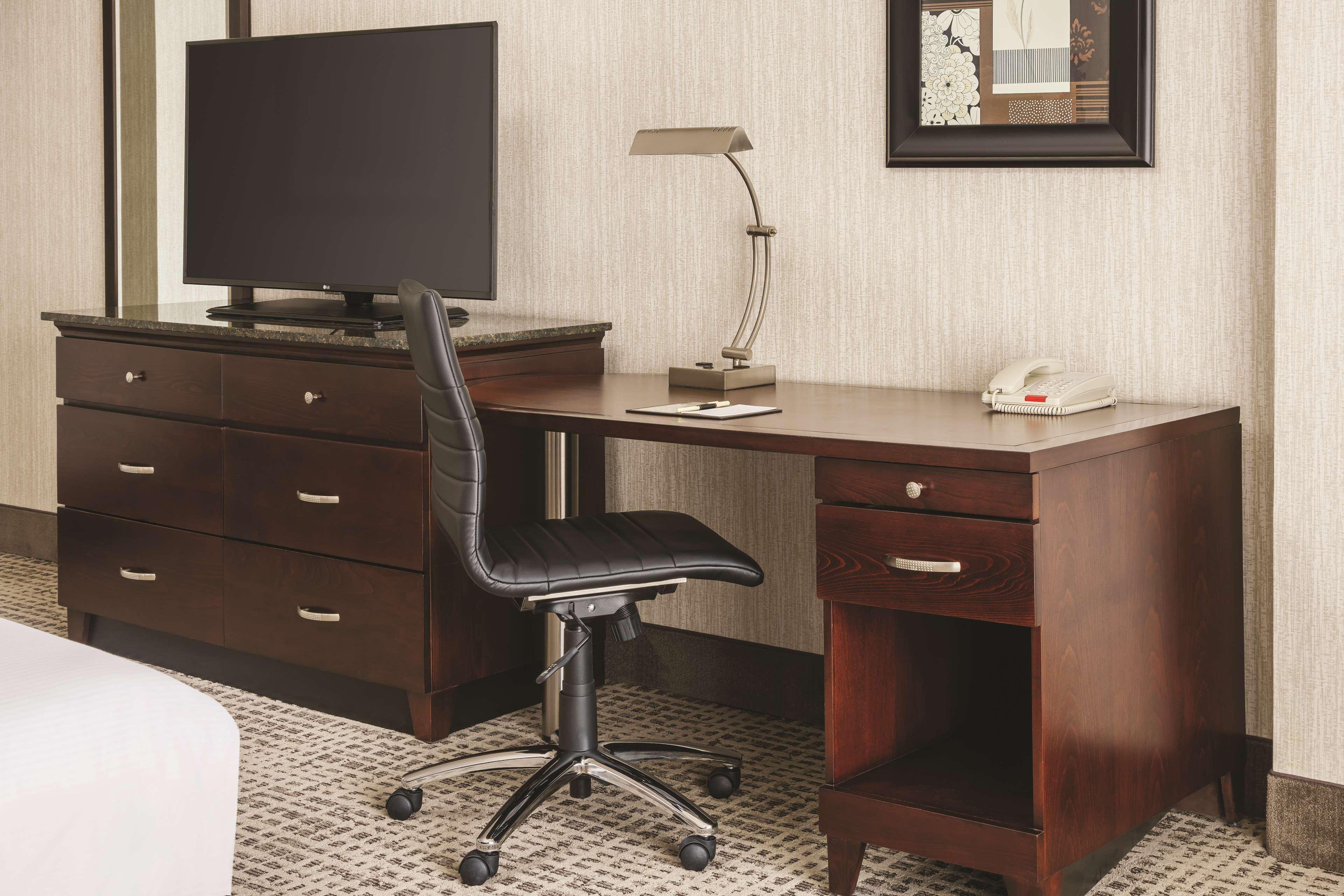Hotel Doubletree By Hilton Colorado Springs Extérieur photo