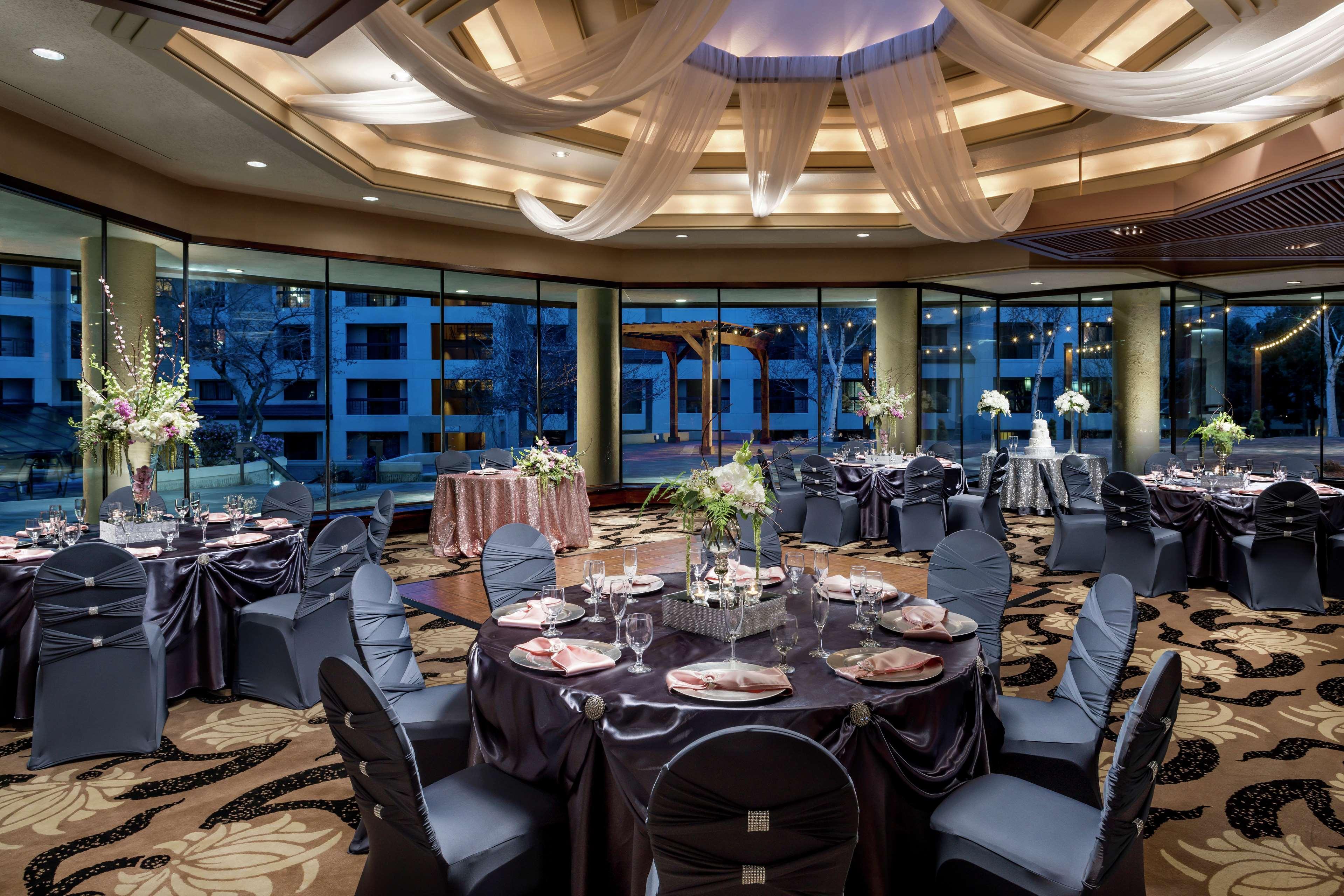 Hotel Doubletree By Hilton Colorado Springs Extérieur photo