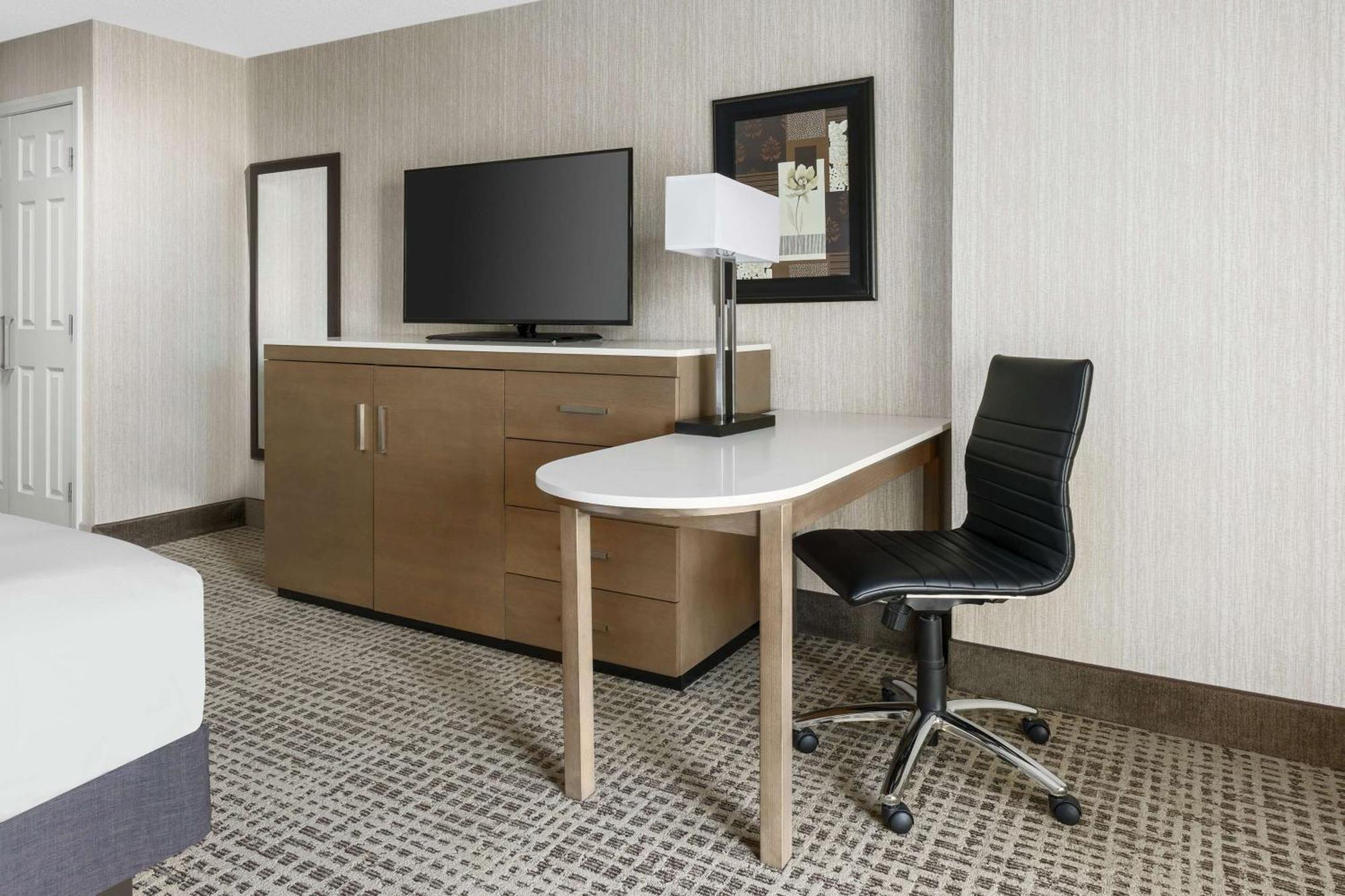 Hotel Doubletree By Hilton Colorado Springs Extérieur photo