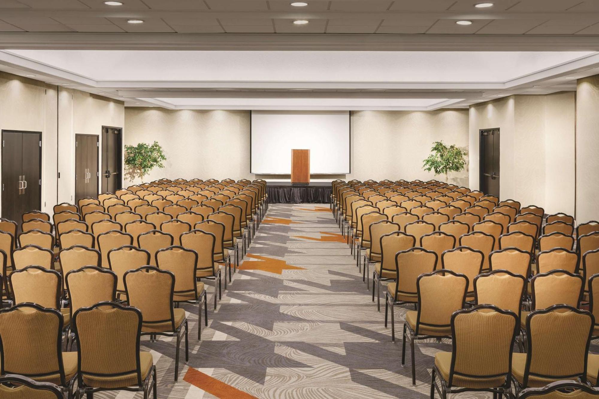 Hotel Doubletree By Hilton Colorado Springs Extérieur photo